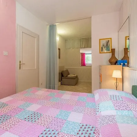 Grgur 3* Trogir